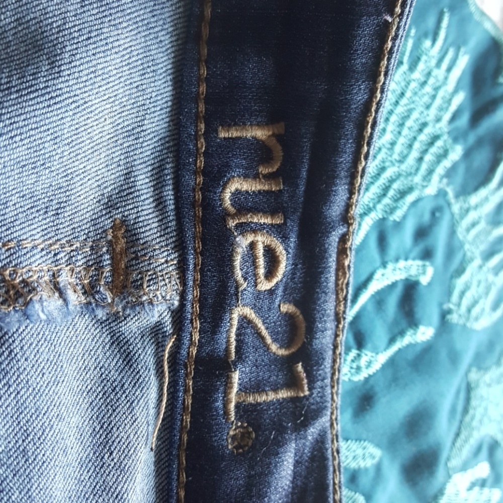 Rue 21 jeans - Picture 2 of 4